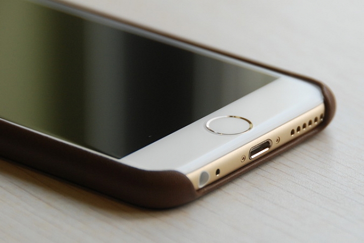 iPhone6 原廠皮套優質的觸感
