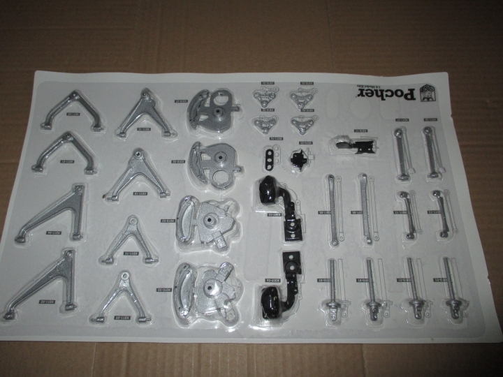 1/8 POCHER  LP 700-4 ROADSTER