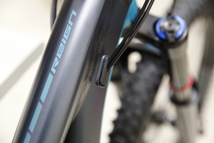 Giant 2015  Reign 27.5 AND FastRoad SLR 2 開箱文