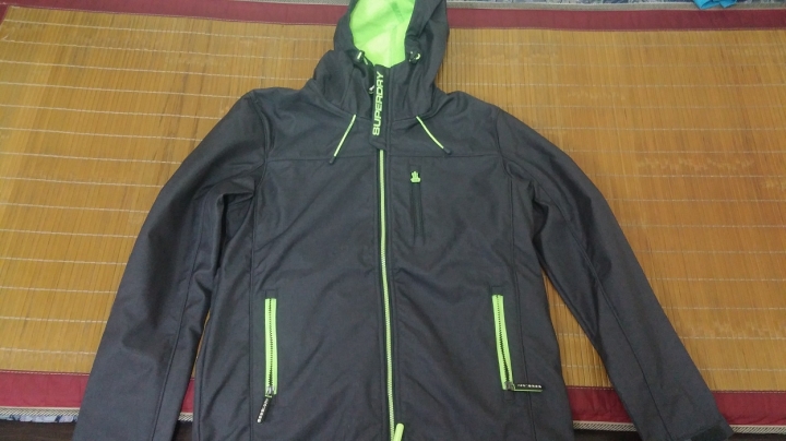 Superdry極度乾燥 Windtrekker防風衣 簡易開箱