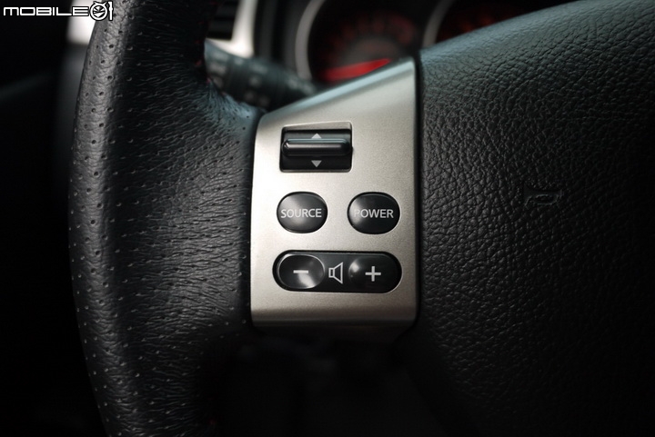 [開箱]Pioneer AVIC-F7300T 主機簡單開箱