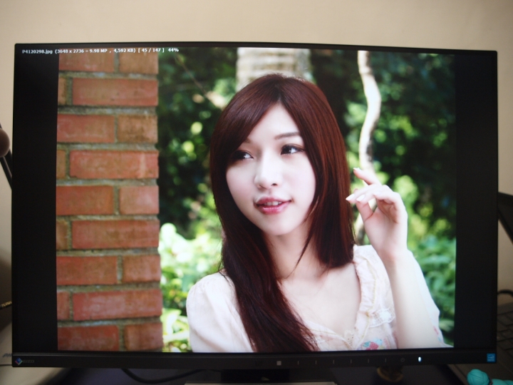 EIZO FlexScan EV2455簡易開箱文