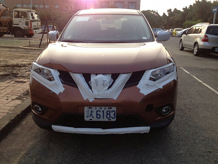 抓到了!看圖吧~~