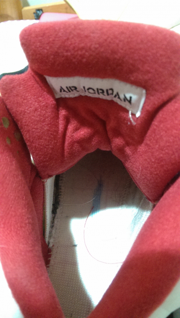 想問這雙jordan 5真假 麻煩各為大大