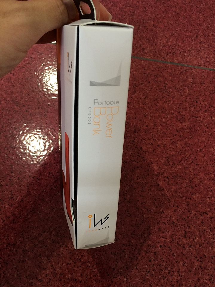 [郭董牌] 鴻海行動電源 Innowatt 5000mAh 純開箱分享