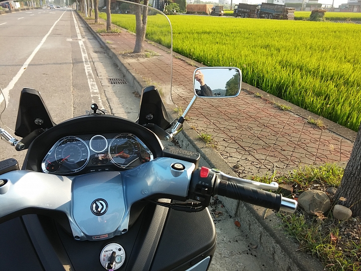 [微開箱] SYM MAXSYM 400i ABS