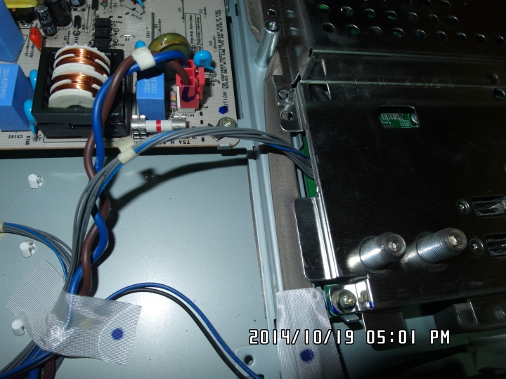 LG 32LC4D  自動關機 DIY更換機板