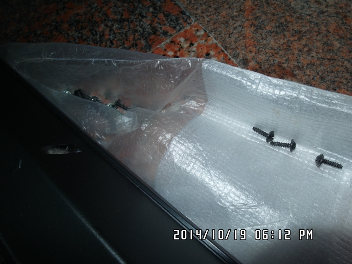 LG 32LC4D  自動關機 DIY更換機板