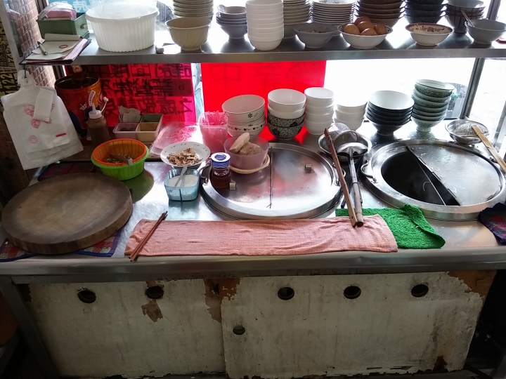 鳳山區阿倡麵店(鴨蛋麵、米粉、粿仔條)-古早味銅板美食