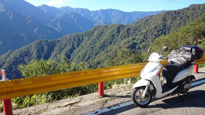 十年了....少年仔也變成大叔之.....HONDA LEAD 125奔武嶺......