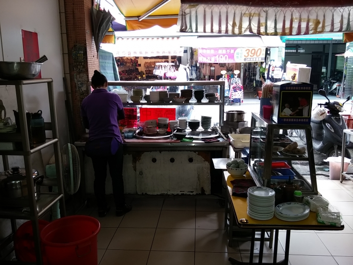 鳳山區阿倡麵店(鴨蛋麵、米粉、粿仔條)-古早味銅板美食
