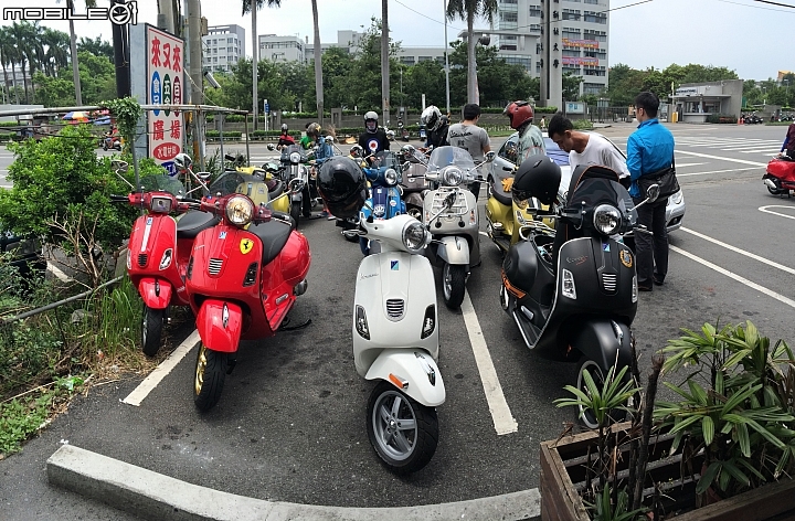 [開箱]Vespa LX125ie 雪地白. Do you Vespa?
