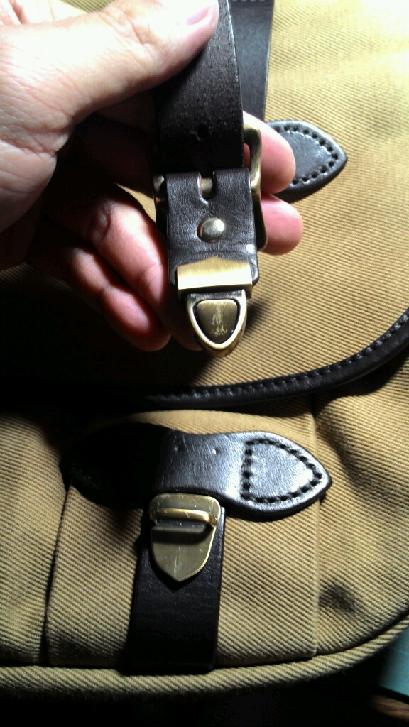 [分享] FILSON 232扣帶改裝 256把手及前後磁扣