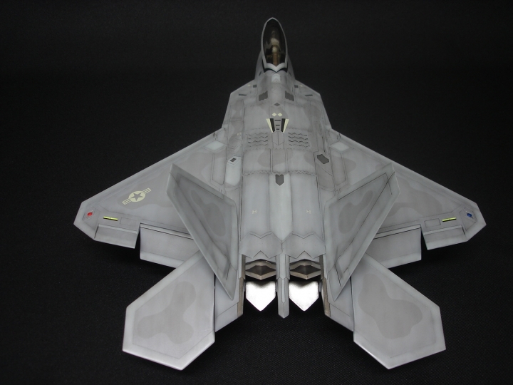 HASEGAWA 1/48 F-22 RAPTOR
