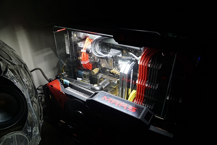招潮蟹的逆襲(進化之水冷蟹)-ASUS MARS 760硬上IN WIN H-Frame mini ITX