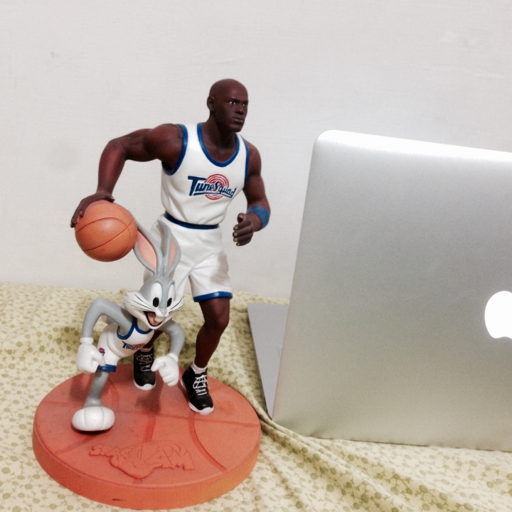 Michael Jordan x Bugs Bunny Space Jam