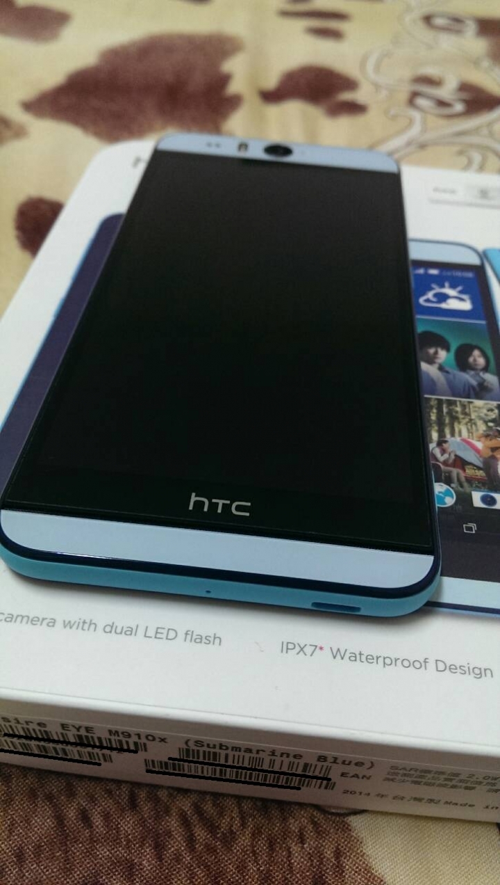 HTC Desire EYE珊瑚藍開箱