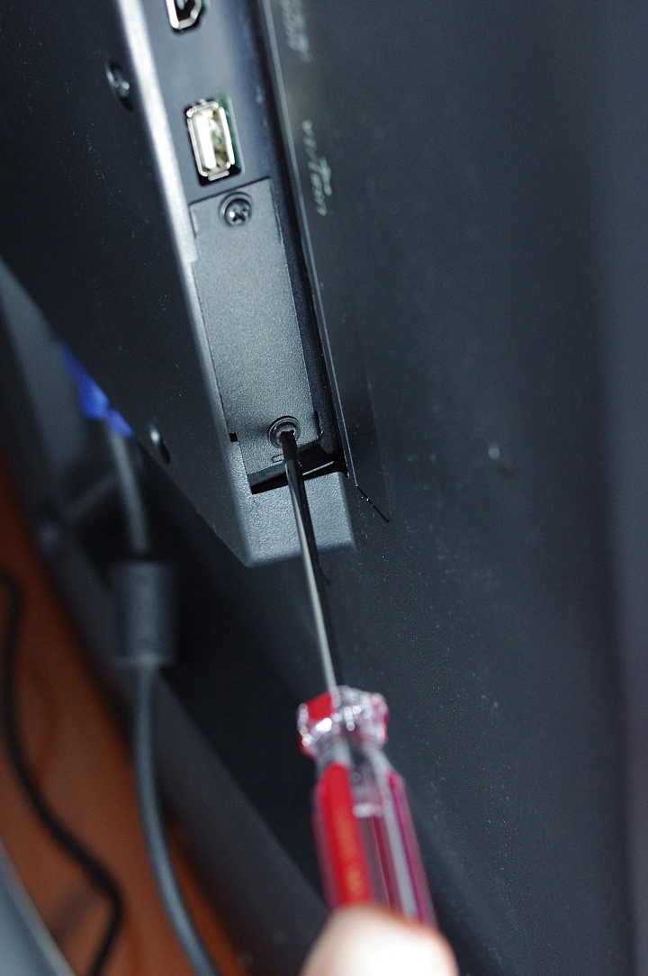 BenQ 55RU6600 黑湛屏曲面電視開箱和不專業評測