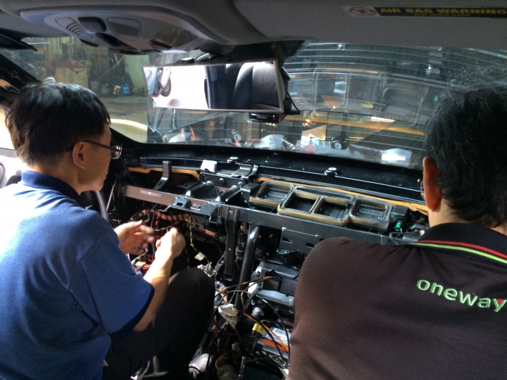 中永和_專修BENZ/ BMW 的好車廠-以C CAR 換冷氣機為例