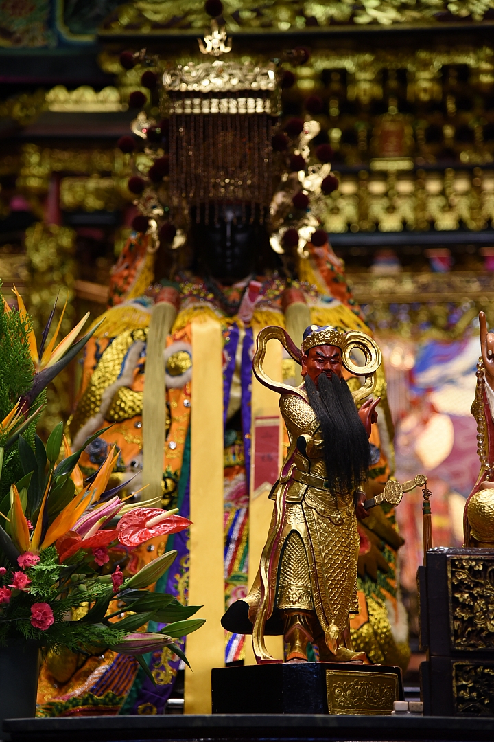 NIKON D750 測試相片*相片內有眾多神明...*關渡宮 與行天宮,, 請前輩指導