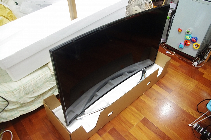 BenQ 55RU6600 黑湛屏曲面電視開箱和不專業評測