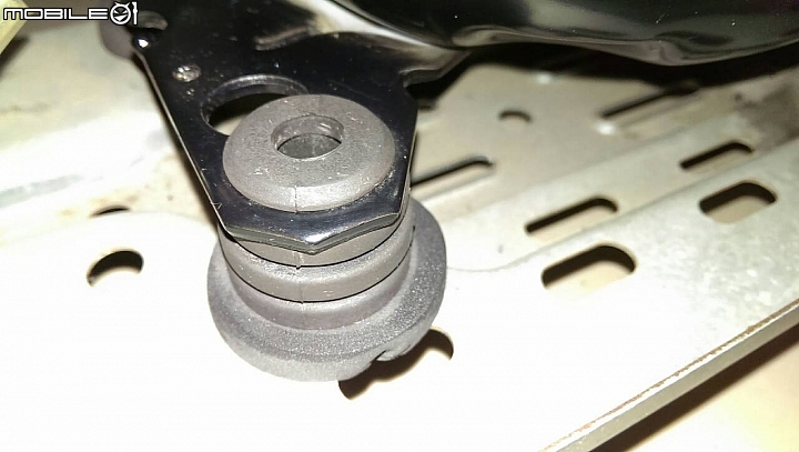 DIY冰箱壓縮機減震橡膠腳座更換