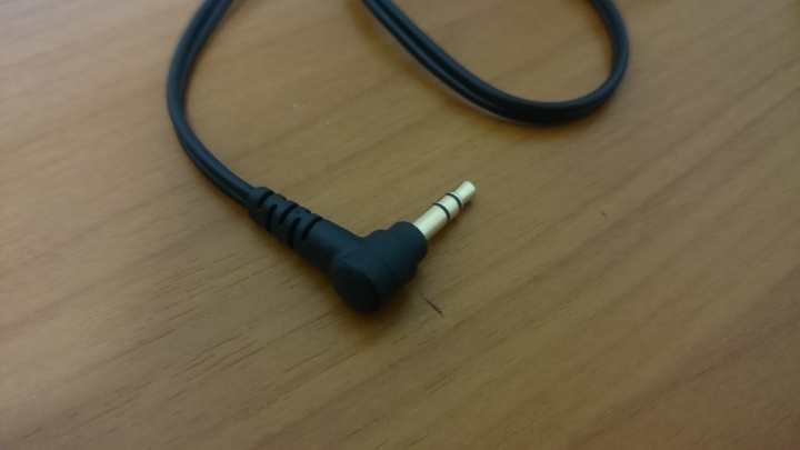 [開箱] 我的第一隻三角牌耳機---ATH-IM50