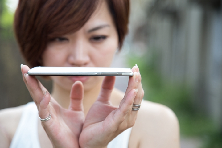 Infocus M330 業務好幫手，硬體規格提升、雙卡待機不漏電