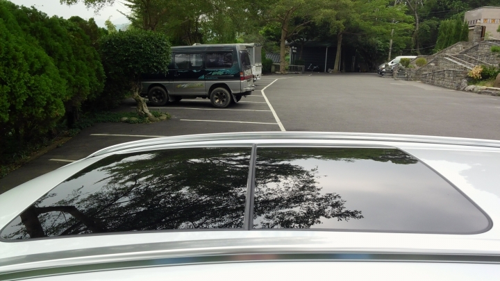 SUZUKI CROSSOVER GLX新增不少淘寶配件  解析度不高請見諒 還沒遇見兄弟車真好