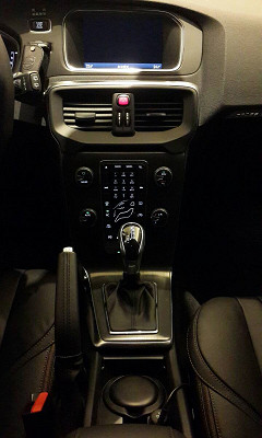 【開箱】VOLVO V40 Cross Country D4