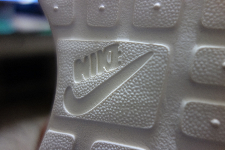 NIKE Roshe run 買到仿冒的吧?有圖片