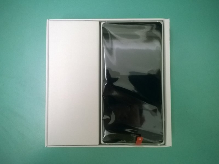Nokia Lumia 830簡單開箱文