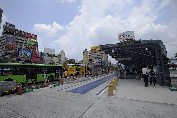 BRT當初試營運的模樣，圖多...這樣對嗎？(就事論事 非討論政治)