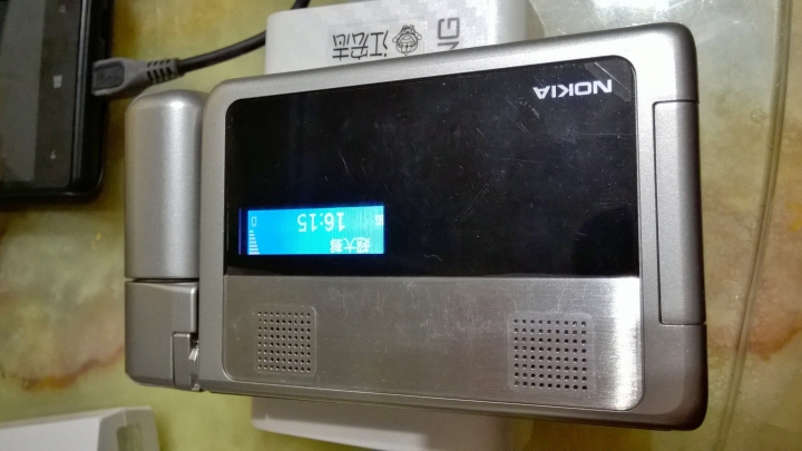 經典的NOKIA手機，記得台灣好像沒賣！懷念一下！