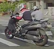 請教是哪牌的機車 (掛試車牌) !!