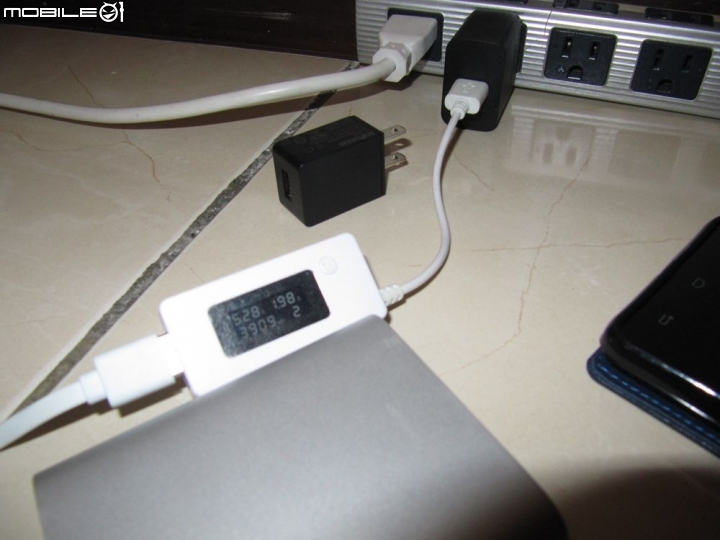 M330開箱文+鴻海原廠充電速度大公開~