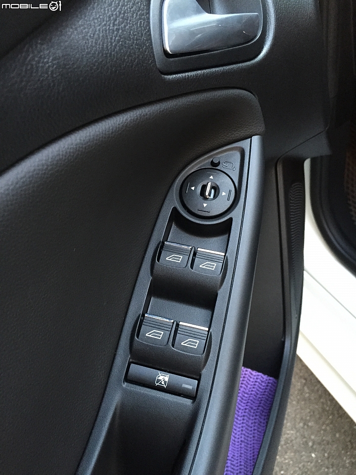簡單開箱 2014 FOCUS MK3 CW