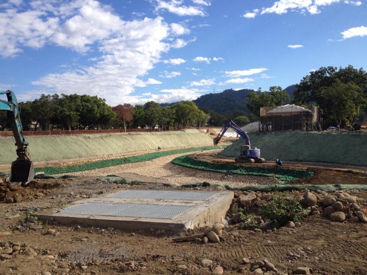 台中太平區  坪林森林公園    太平的秋紅谷