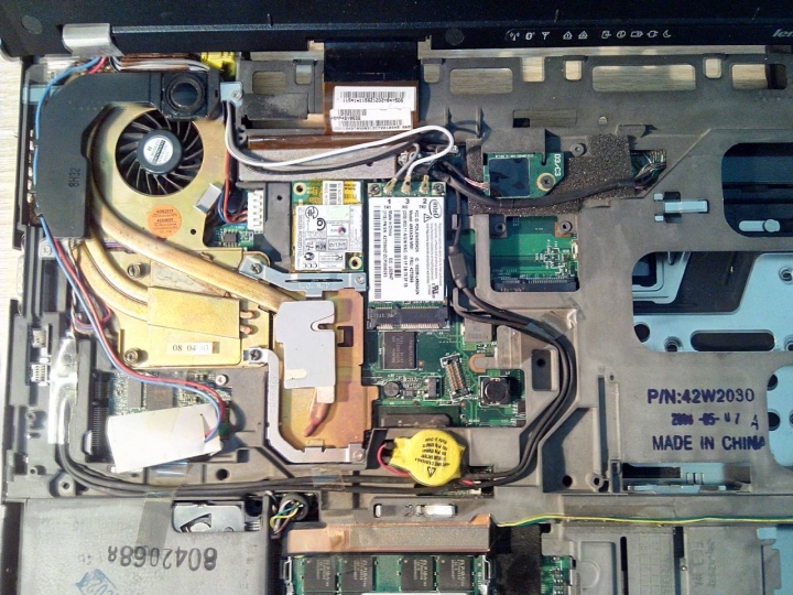 求救~  t61p 開機無反應  只有電源符號及Z字休眠符號亮燈