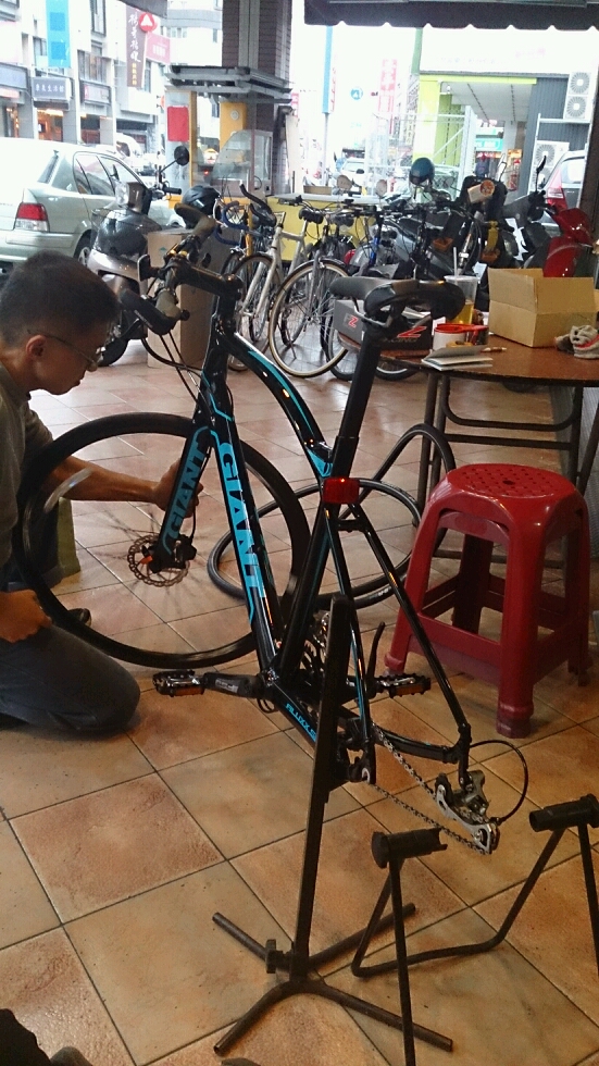 [開箱]2015_GIANT Fastroad_SLR 1及同場加映PZ tt 3.3(31.8mm專用）休息把