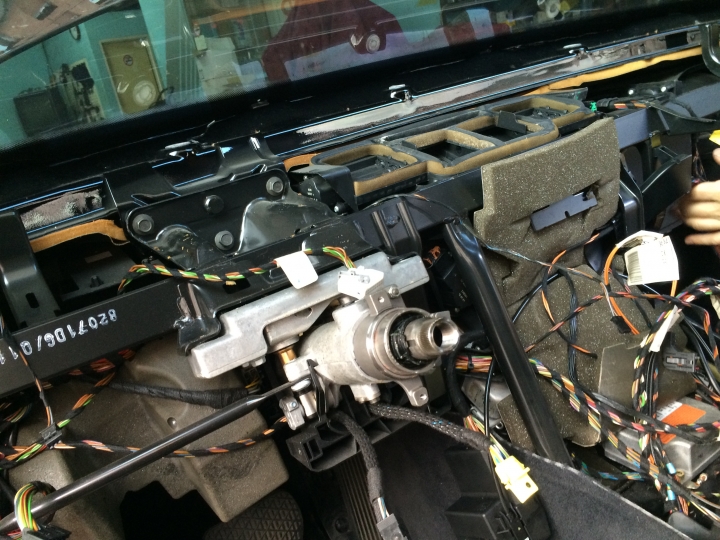 中永和_專修BENZ/ BMW 的好車廠-以C CAR 換冷氣機為例