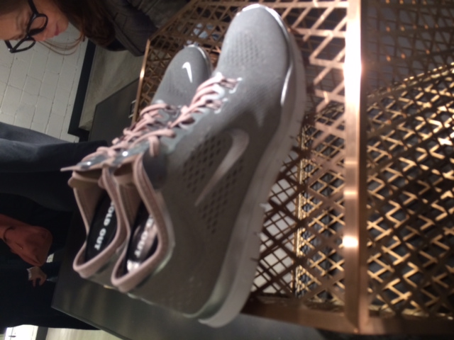 nike型號有人知道嗎