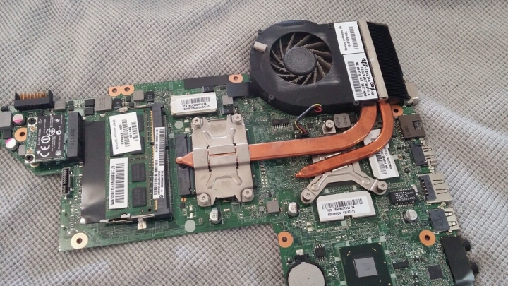 拆開用了三年的 HP DV6 i7 4 Core