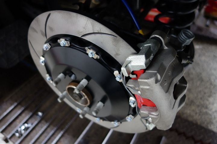 KUGA 6G  剎車系統小升級 _ AP Racing CP 8530_熱騰騰的發燒貨