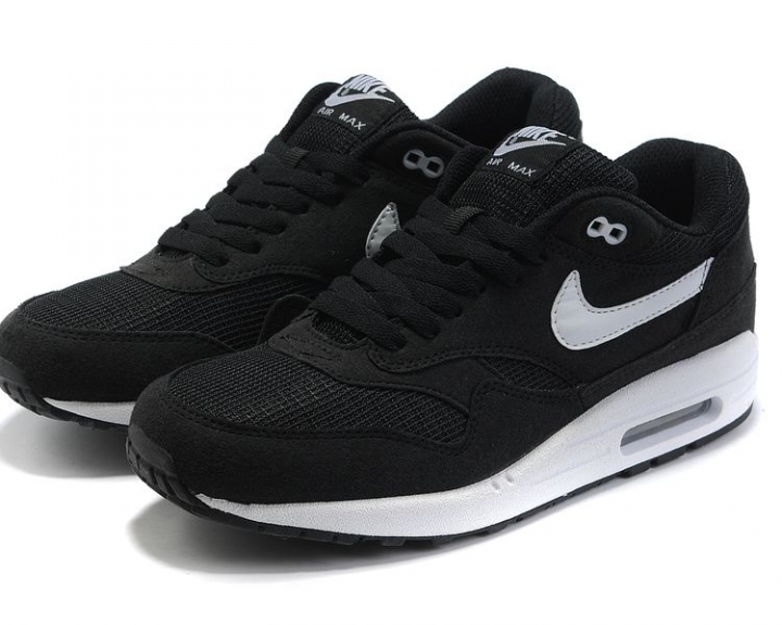 請問nike air max這雙在哪買的到?