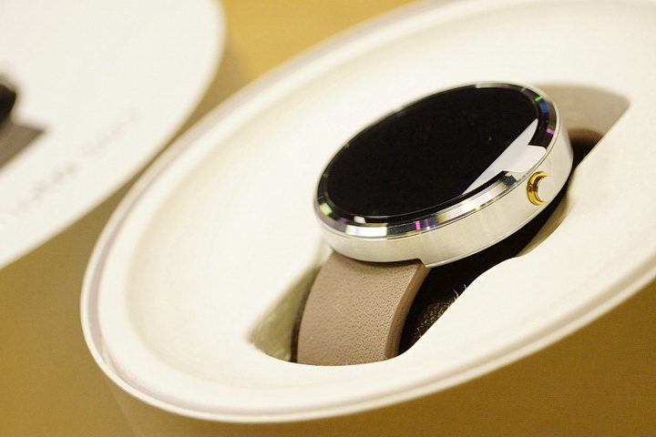 【2014最美智慧錶】MOTO 360 Gray Leather (Stone) 開箱