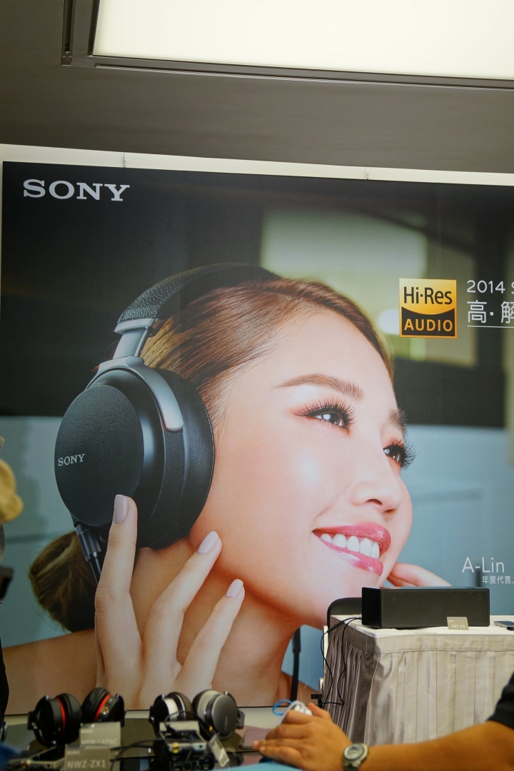 【感想&評測】Sony 2014耳機體驗會 - Z7配上PHA-3的完美組合 Hi-Res的音樂饗宴。（對決JVC SZ2000）