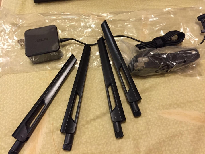 [開箱]ASUS RT-AC87U簡單開箱