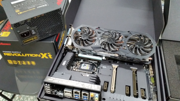 組給腦公的PC終於組好了