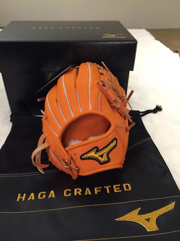 我的夢幻逸品手套開箱文~MIZUNO波賀內野及UA外野